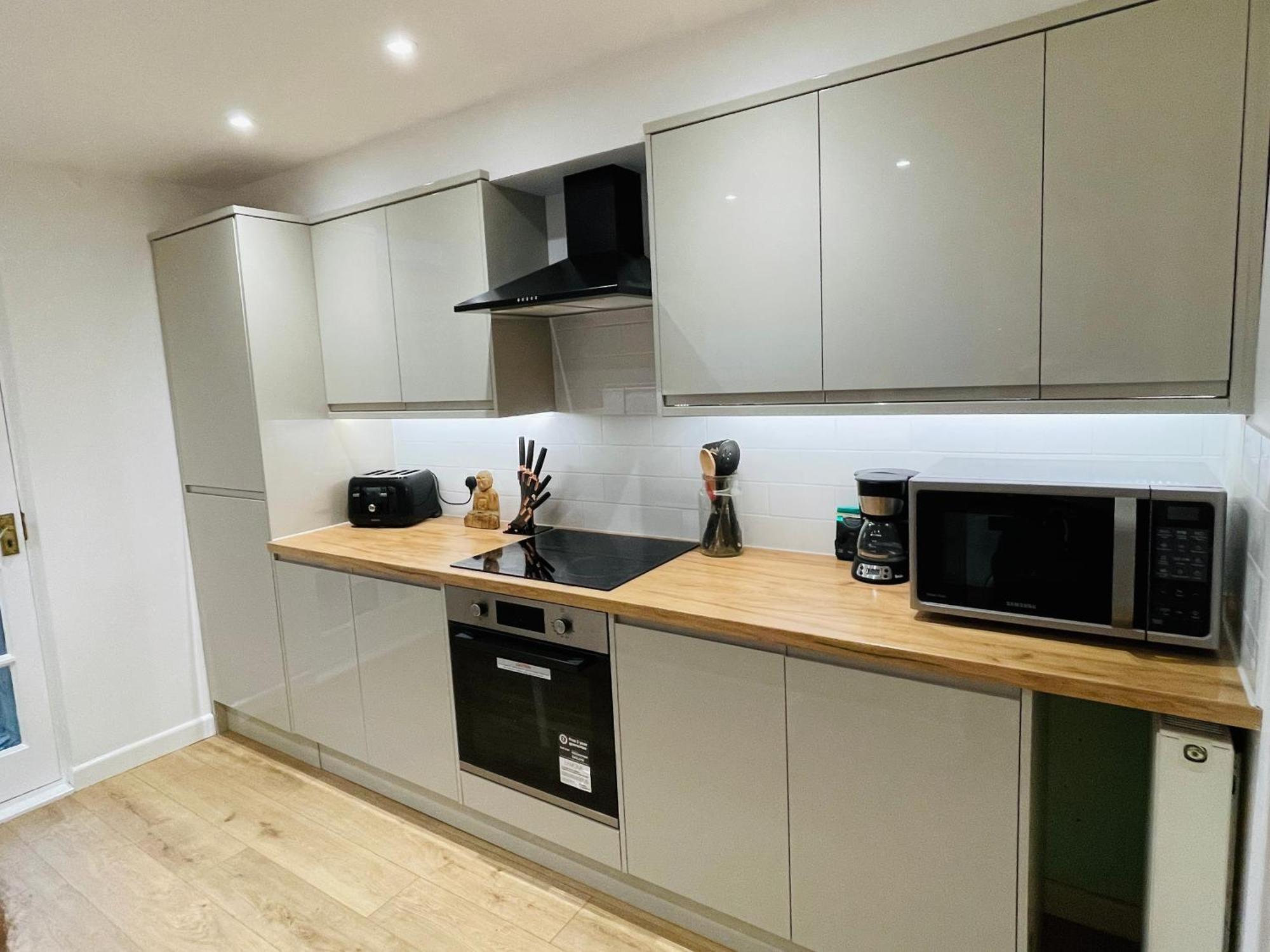 Newly Refurbished City Centre House With Parking エクセター エクステリア 写真