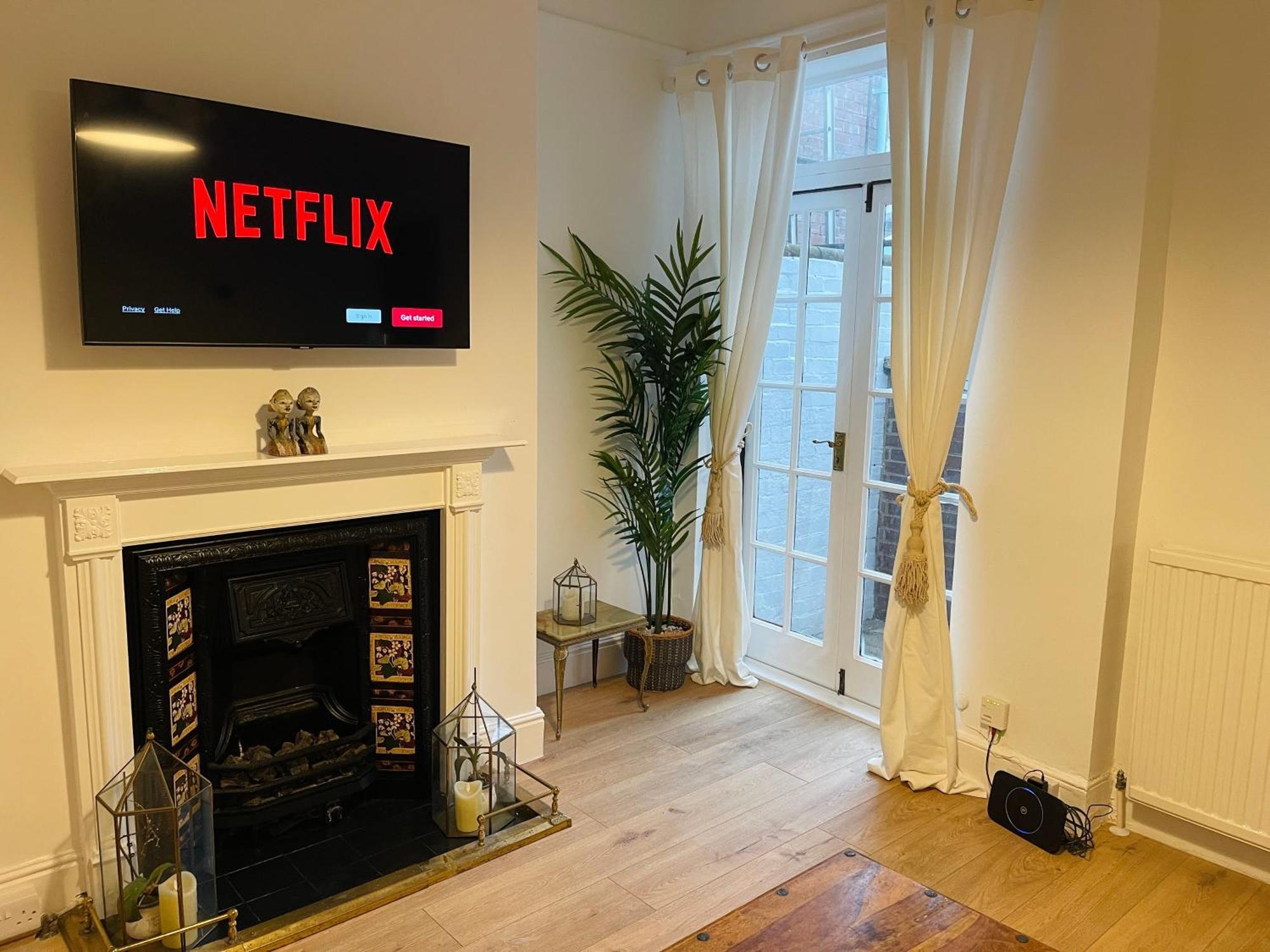 Newly Refurbished City Centre House With Parking エクセター エクステリア 写真